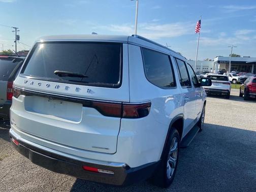Bright White Clearcoat 2022 Jeep Wagoneer Series II