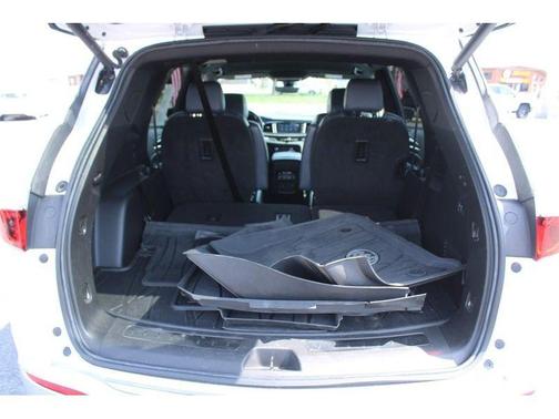 White Frost Tri-Coat 2022 Buick Enclave Premium