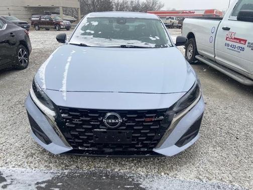 2023 Nissan Altima 2.0 SR