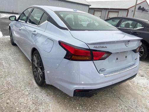 2023 Nissan Altima 2.0 SR