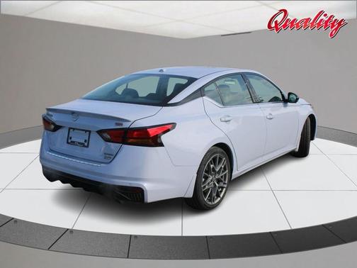 2023 Nissan Altima 2.0 SR