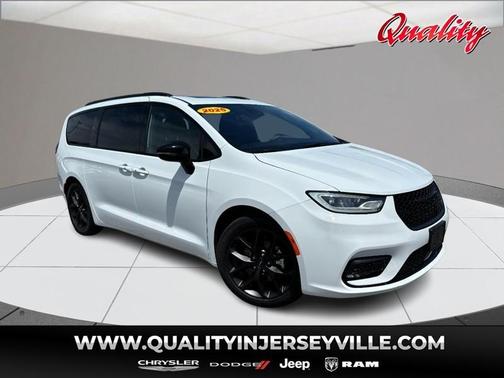 Bright White Clearcoat 2025 Chrysler Pacifica Limited