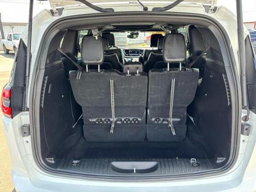 Bright White Clearcoat 2025 Chrysler Pacifica Limited