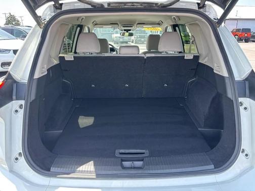 Everest White P 2025 Nissan Rogue SV