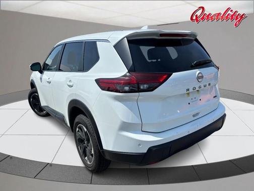 Everest White P 2025 Nissan Rogue SV