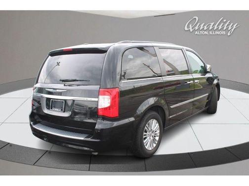 2016 Chrysler Town & Country Touring-L