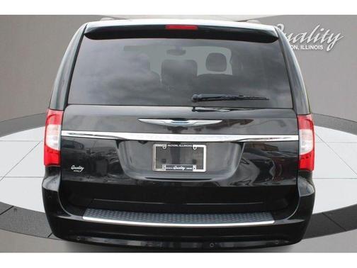 2016 Chrysler Town & Country Touring-L