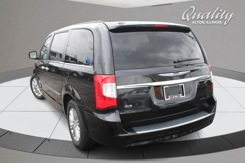 2016 Chrysler Town & Country Touring-L