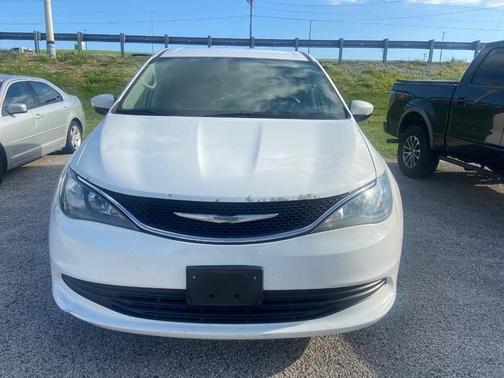 Bright White Clearcoat 2017 Chrysler Pacifica Touring