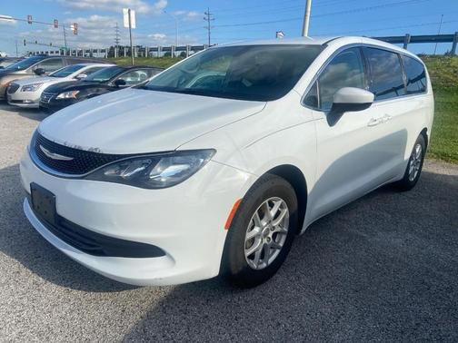 Bright White Clearcoat 2017 Chrysler Pacifica Touring