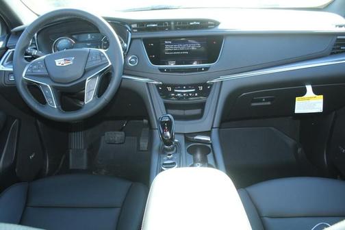 2026 Cadillac XT5 Luxury