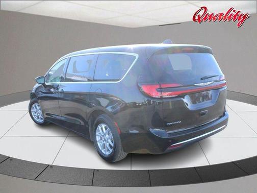 2024 Chrysler Pacifica Touring-L