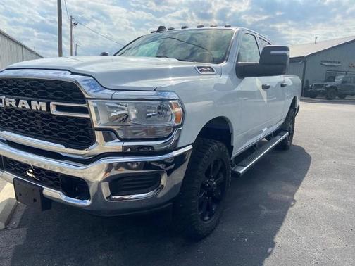 Bright White Clearcoat 2024 RAM 2500 Tradesman