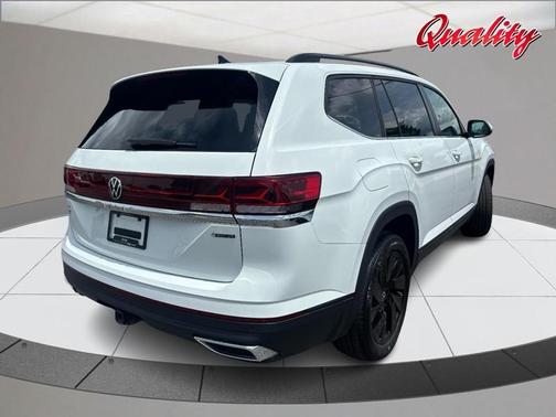 Pure White 2025 Volkswagen Atlas 2.0T SE