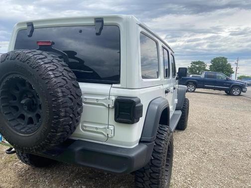 Bright White Clearcoat 2019 Jeep Wrangler Unlimited Sport