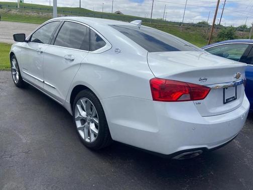 Iridescent Pearl Tricoat 2016 Chevrolet Impala 2LZ