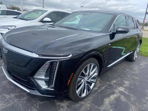 Stellar Black Metallic 2025 Cadillac LYRIQ Luxury