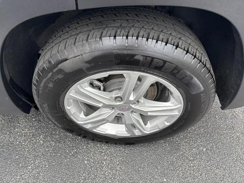 Summit White 2024 GMC Terrain SLE