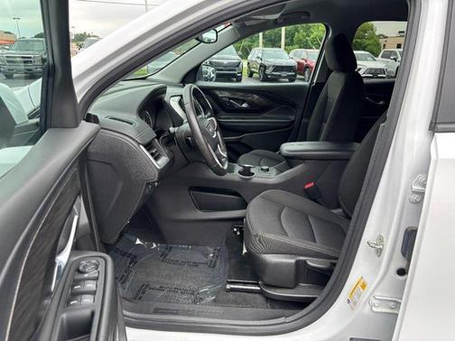 Summit White 2024 GMC Terrain SLE