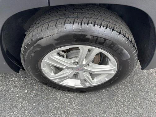 Summit White 2024 GMC Terrain SLE