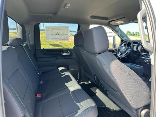 2025 GMC Sierra 2500 SLE