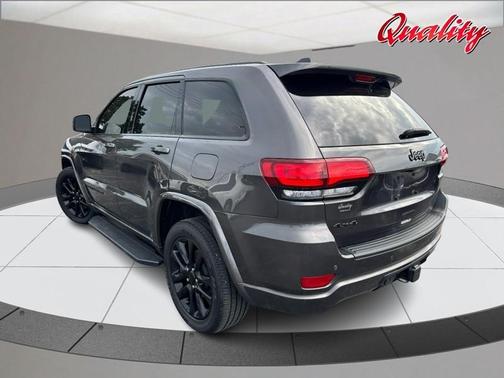 Granite Crystal Clearcoat Metallic 2021 Jeep Grand Cherokee Laredo X