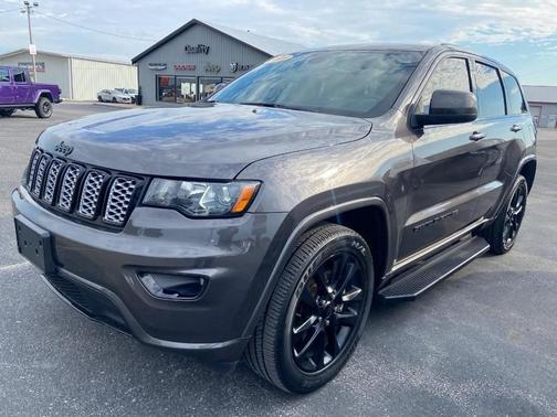 Granite Crystal Clearcoat Metallic 2021 Jeep Grand Cherokee Laredo X