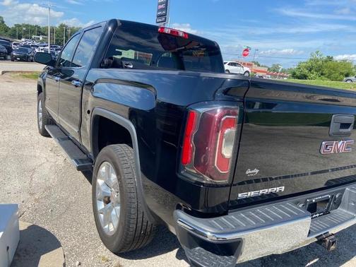 Onyx Black 2018 GMC Sierra 1500 SLT