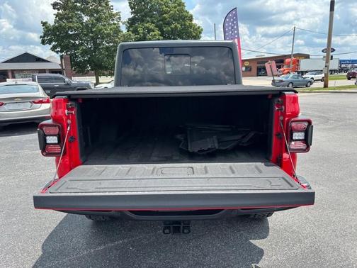 Firecracker Red Clearcoat 2021 Jeep Gladiator Rubicon