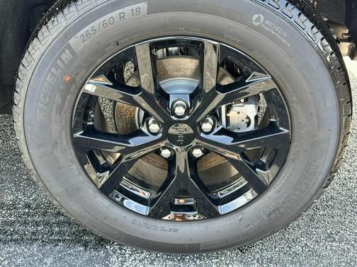 Velvet Red Pearlcoat 2025 Jeep Grand Cherokee Laredo