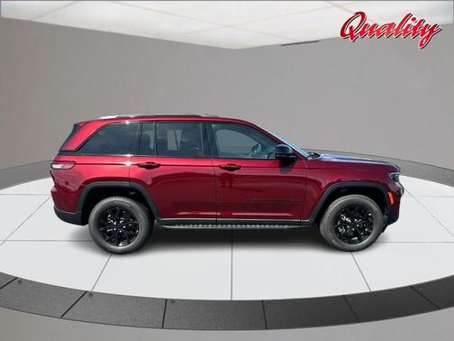 Velvet Red Pearlcoat 2025 Jeep Grand Cherokee Laredo