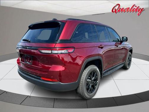 Velvet Red Pearlcoat 2025 Jeep Grand Cherokee Laredo