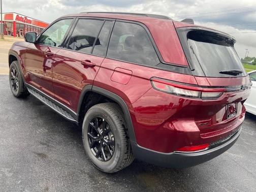 Velvet Red Pearlcoat 2025 Jeep Grand Cherokee Laredo