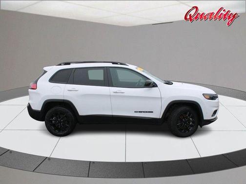 2023 Jeep Cherokee Altitude Lux