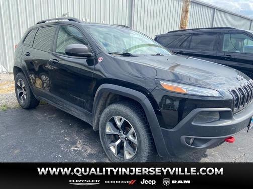 Brilliant Black Crystal Pearlcoat 2016 Jeep Cherokee Trailhawk