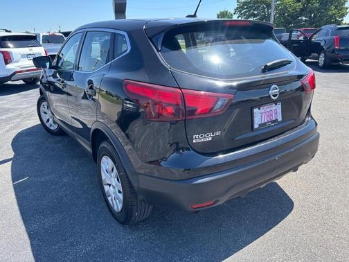 Magnetic Black 2018 Nissan Rogue Sport S