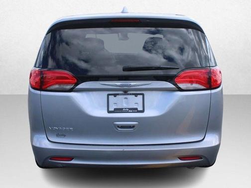 2020 Chrysler Voyager LX