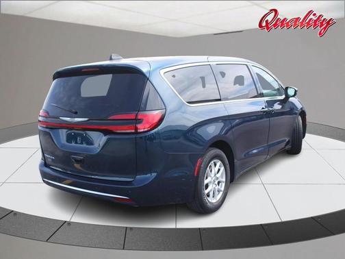 Fathom Blue Pearlcoat 2023 Chrysler Pacifica Touring-L