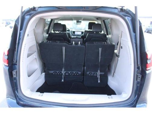 Fathom Blue Pearlcoat 2023 Chrysler Pacifica Touring-L