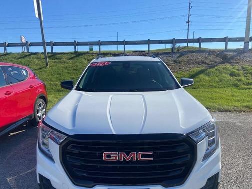 Summit White 2023 GMC Terrain SLT