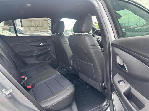 Moonstone Gray Metallic 2026 Buick Envista Preferred