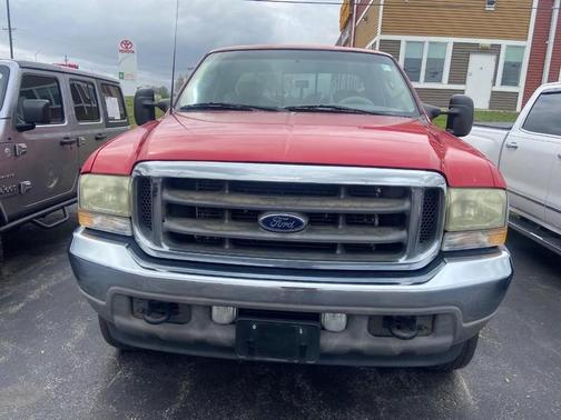 Red 2003 Ford F-250 XLT