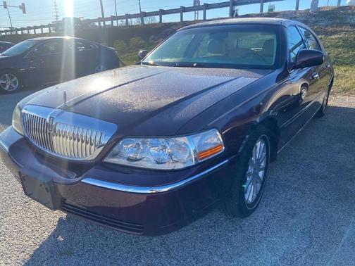 2006 Lincoln Town Car Signature