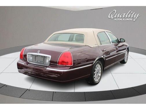 2006 Lincoln Town Car Signature