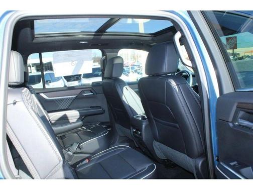 2026 GMC Acadia FWD Denali