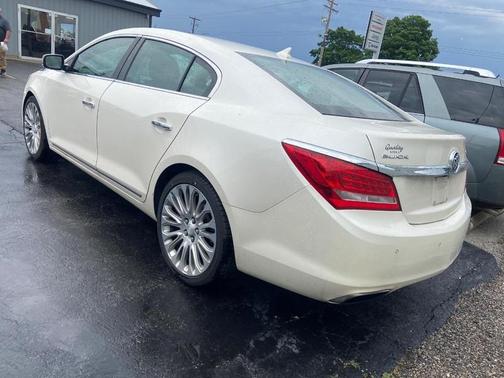 White Diamond Tri-Coat 2014 Buick LaCrosse Premium 2