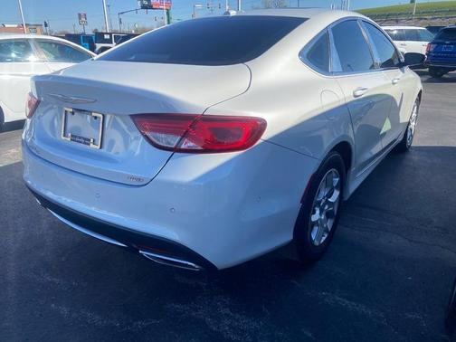 Lunar White Tri-Coat Pearl 2015 Chrysler 200 C