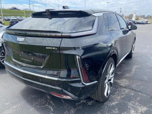 Stellar Black Metallic 2025 Cadillac LYRIQ Luxury