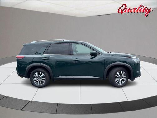 Obsidian Green 2025 Nissan Pathfinder SL