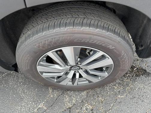 Obsidian Green 2025 Nissan Pathfinder SL